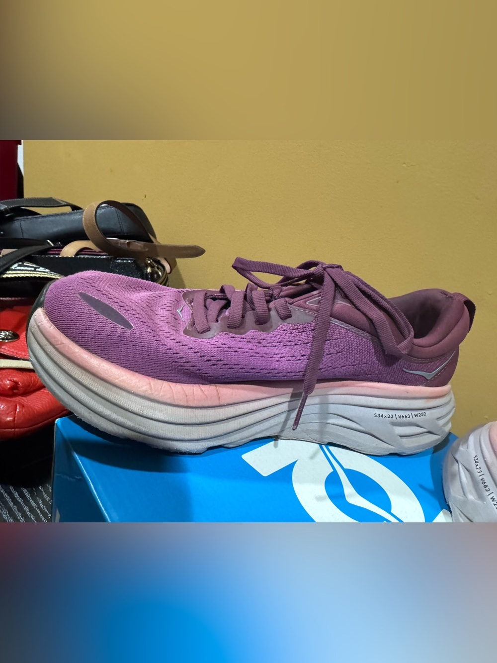 Hoka Bondi 8 Women's Running Shoes Size 7.5 in box - Picture 9 of 14